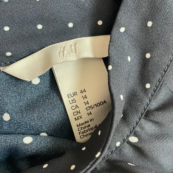 H&M blouse - Picture 5 of 5